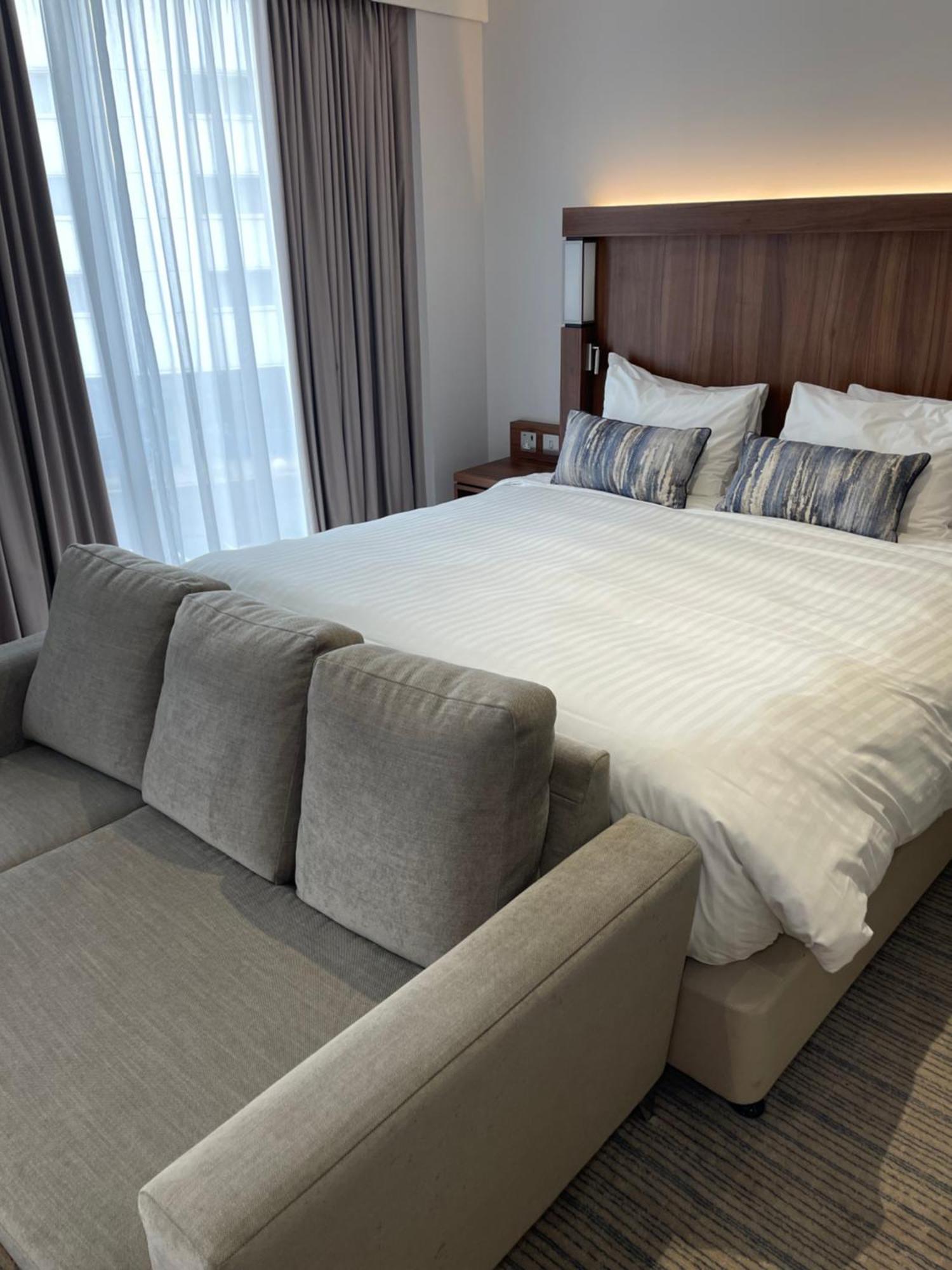 Courtyard By Marriott London Heathrow Airport Hotel Harlington  Exterior photo